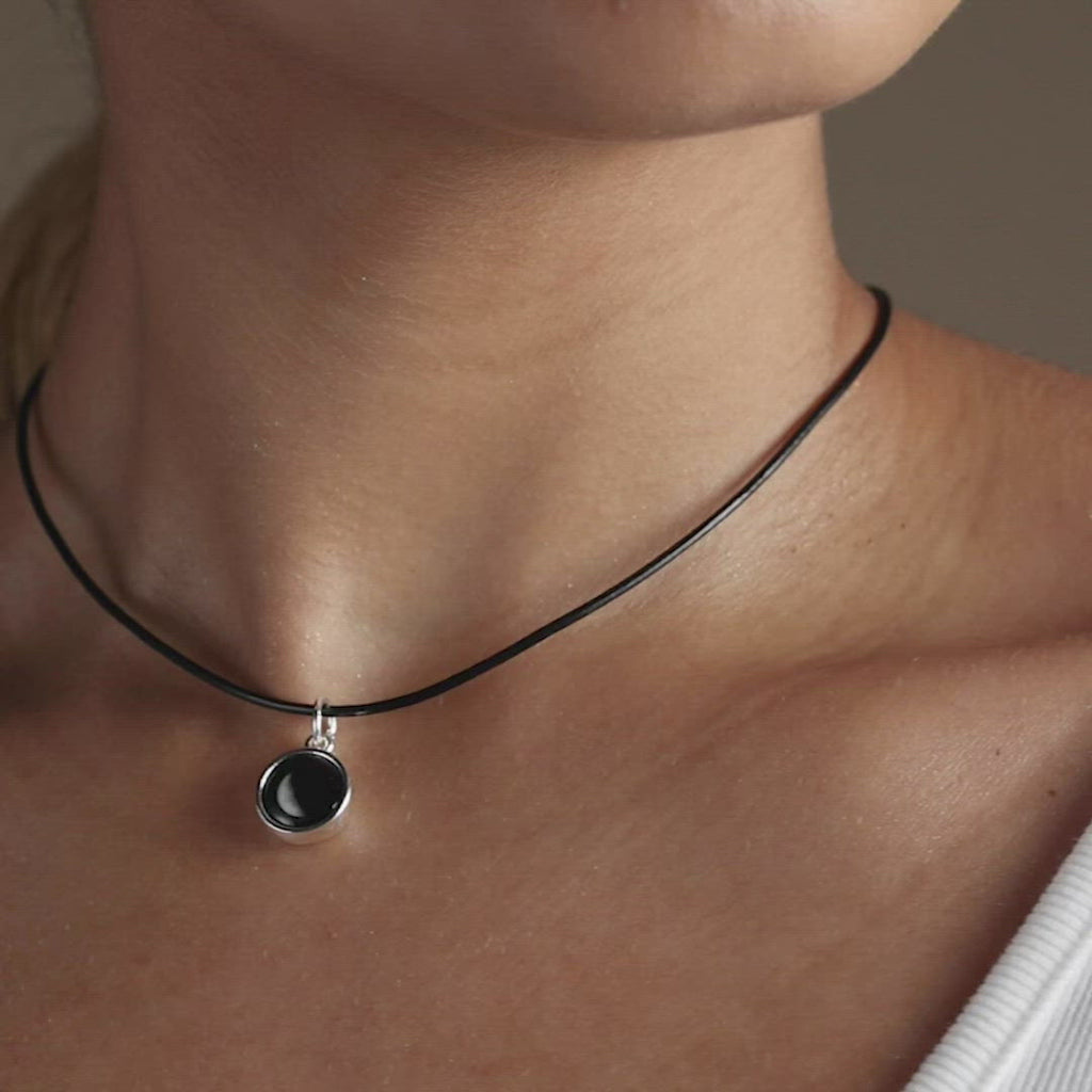 Video of woman wearing Simplicity Choker Necklace